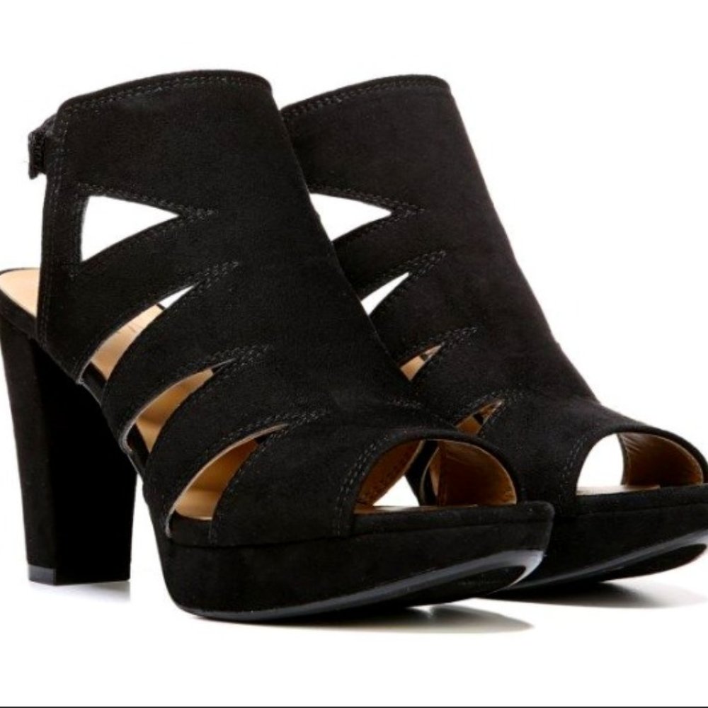 Naturalizer Etta Black Heels
